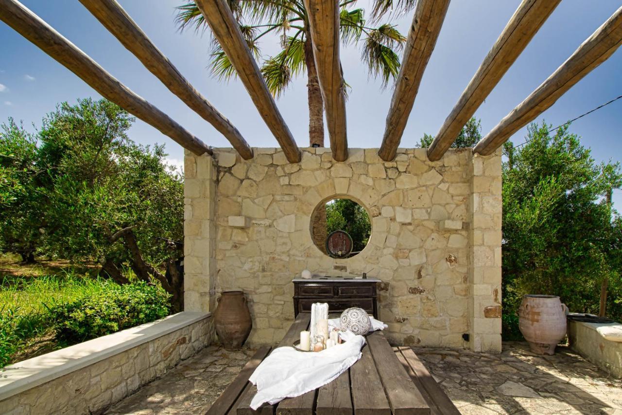 Venizelos Studios Platanias  Luaran gambar
