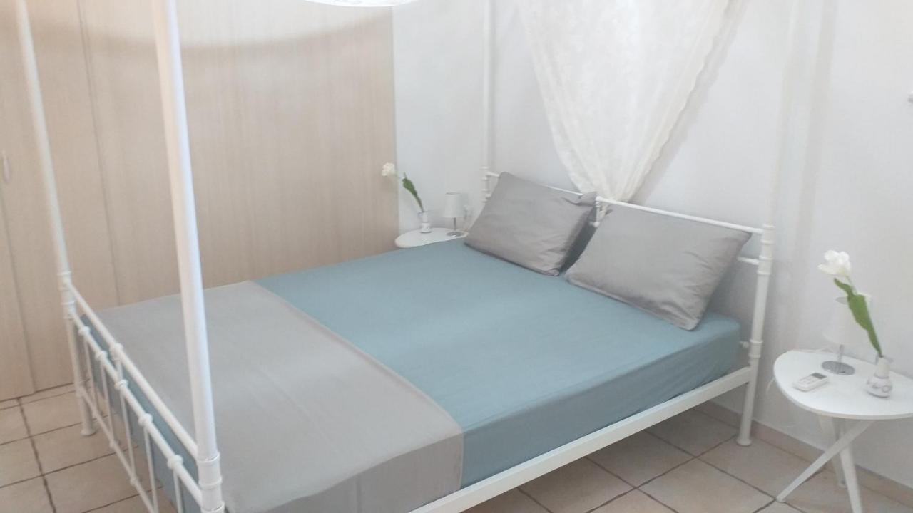 Venizelos Studios Platanias  Luaran gambar