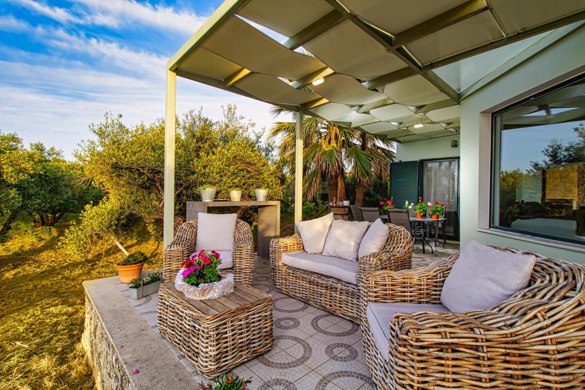 Venizelos Studios Platanias  Luaran gambar